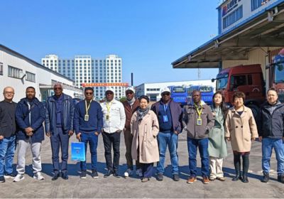 海外某國考察團到訪公司，共探合作新契機